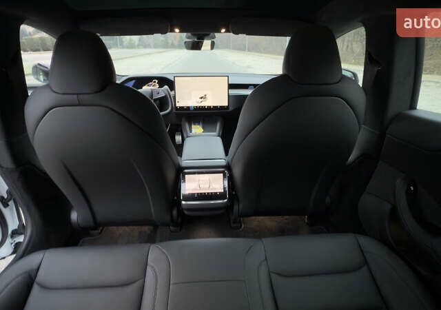 Белый Тесла Модель С, объемом двигателя 0 л и пробегом 42 тыс. км за 35500 $, фото 12 на Automoto.ua