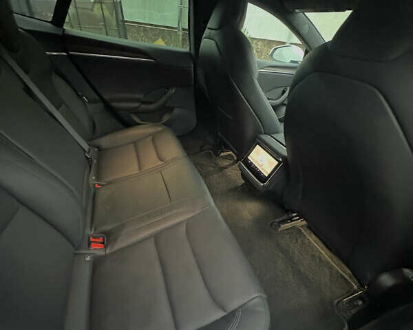 Белый Тесла Модель С, объемом двигателя 0 л и пробегом 20 тыс. км за 42000 $, фото 20 на Automoto.ua