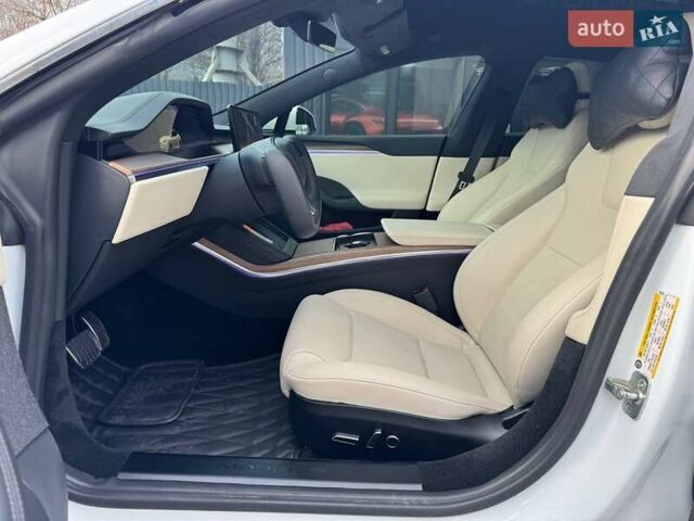 Білий Тесла Модель С, об'ємом двигуна 0 л та пробігом 45 тис. км за 36500 $, фото 13 на Automoto.ua