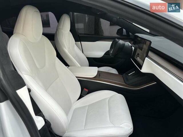 Белый Тесла Модель С, объемом двигателя 0 л и пробегом 68 тыс. км за 42000 $, фото 28 на Automoto.ua