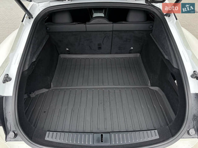 Білий Тесла Модель С, об'ємом двигуна 0 л та пробігом 76 тис. км за 39999 $, фото 13 на Automoto.ua