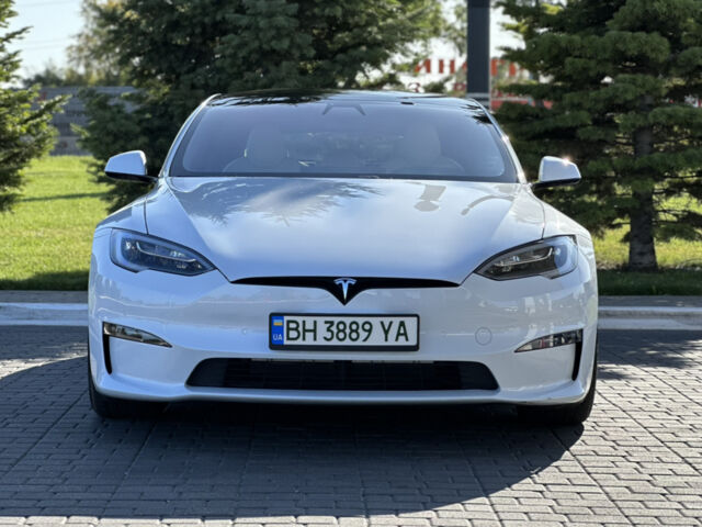 Белый Тесла Модель С, объемом двигателя 0 л и пробегом 25 тыс. км за 48000 $, фото 7 на Automoto.ua