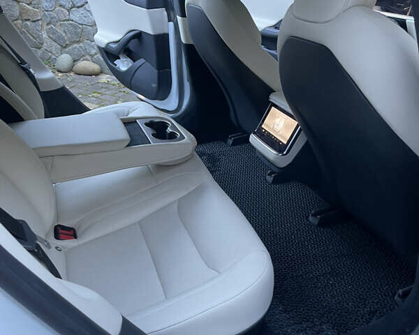 Тесла Модель С 2022 в Виннице на Automoto.ua Белый Тесла Модель С, объемом двигателя 0 л и пробегом 30 тыс. км за 39200 $, фото 16 на Automoto.ua