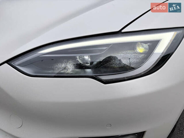 Білий Тесла Модель С, об'ємом двигуна 0 л та пробігом 76 тис. км за 39999 $, фото 16 на Automoto.ua