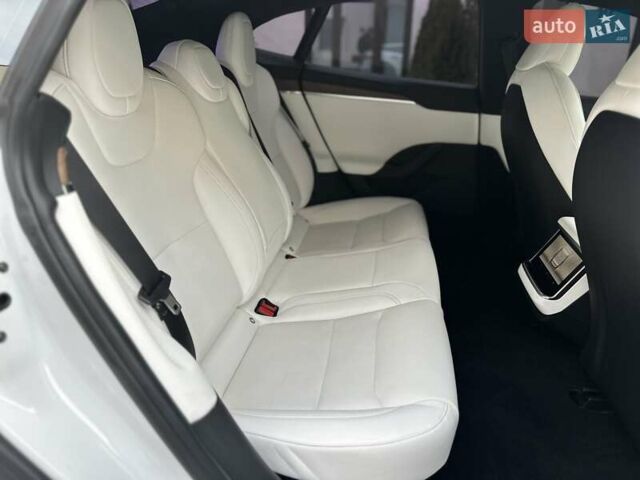 Белый Тесла Модель С, объемом двигателя 0 л и пробегом 68 тыс. км за 42000 $, фото 22 на Automoto.ua