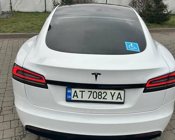 Белый Тесла Модель С, объемом двигателя 0 л и пробегом 27 тыс. км за 42000 $, фото 3 на Automoto.ua