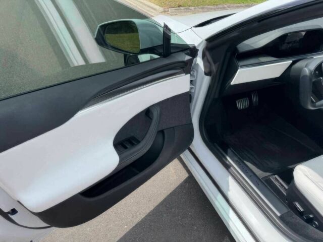 Білий Тесла Модель С, об'ємом двигуна 0 л та пробігом 15 тис. км за 30500 $, фото 9 на Automoto.ua