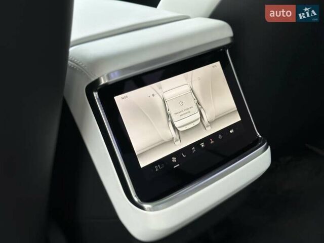 Белый Тесла Модель С, объемом двигателя 0 л и пробегом 68 тыс. км за 42000 $, фото 19 на Automoto.ua