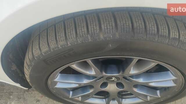 Білий Тесла Модель С, об'ємом двигуна 0 л та пробігом 92 тис. км за 35900 $, фото 5 на Automoto.ua