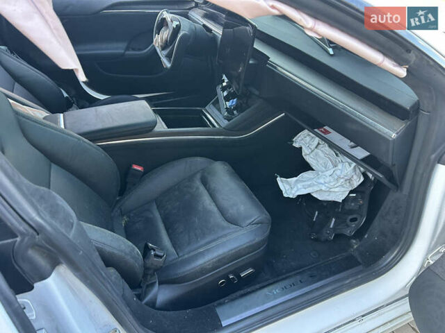 Білий Тесла Модель С, об'ємом двигуна 0 л та пробігом 54 тис. км за 15500 $, фото 15 на Automoto.ua