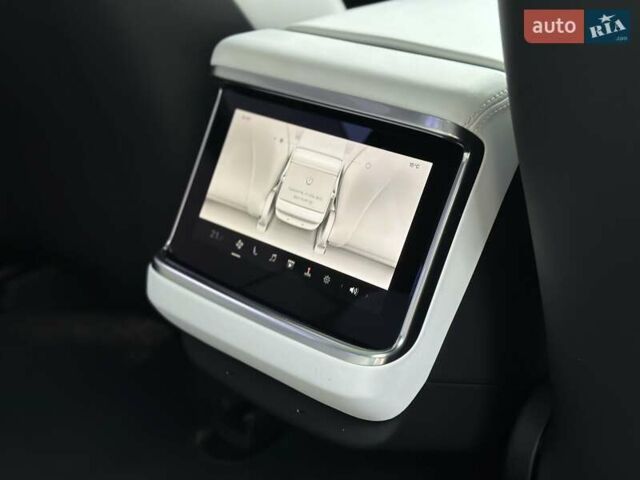 Белый Тесла Модель С, объемом двигателя 0 л и пробегом 68 тыс. км за 42000 $, фото 23 на Automoto.ua