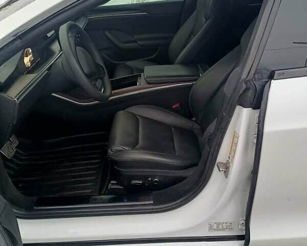 Білий Тесла Модель С, об'ємом двигуна 0 л та пробігом 78 тис. км за 39000 $, фото 13 на Automoto.ua