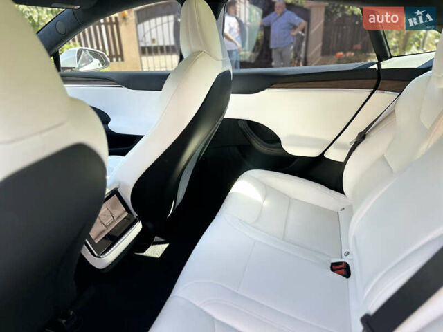 Білий Тесла Модель С, об'ємом двигуна 0 л та пробігом 22 тис. км за 37500 $, фото 15 на Automoto.ua