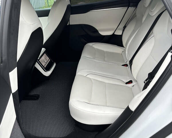 Білий Тесла Модель С, об'ємом двигуна 0 л та пробігом 41 тис. км за 49999 $, фото 9 на Automoto.ua