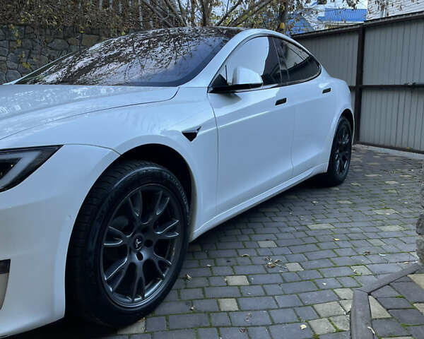 Тесла Модель С 2022 в Виннице на Automoto.ua Белый Тесла Модель С, объемом двигателя 0 л и пробегом 30 тыс. км за 39200 $, фото 3 на Automoto.ua