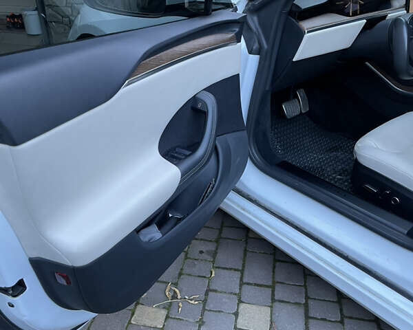 Тесла Модель С 2022 в Виннице на Automoto.ua Белый Тесла Модель С, объемом двигателя 0 л и пробегом 30 тыс. км за 39200 $, фото 18 на Automoto.ua