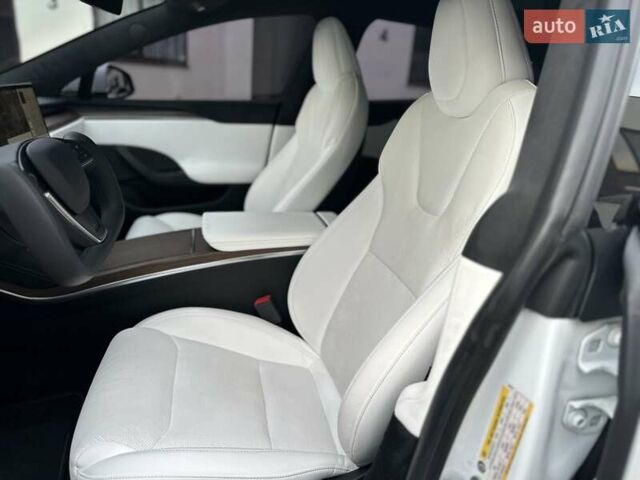 Белый Тесла Модель С, объемом двигателя 0 л и пробегом 68 тыс. км за 42000 $, фото 16 на Automoto.ua