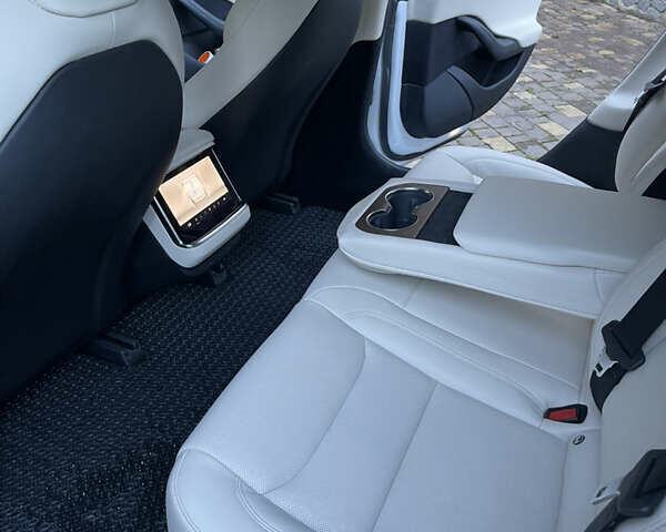 Тесла Модель С 2022 в Виннице на Automoto.ua Белый Тесла Модель С, объемом двигателя 0 л и пробегом 30 тыс. км за 39200 $, фото 17 на Automoto.ua