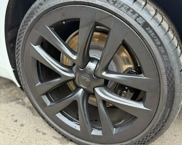 Белый Тесла Модель С, объемом двигателя 0 л и пробегом 25 тыс. км за 85000 $, фото 14 на Automoto.ua