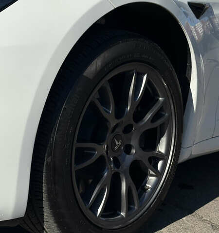 Белый Тесла Модель С, объемом двигателя 0 л и пробегом 60 тыс. км за 44990 $, фото 16 на Automoto.ua