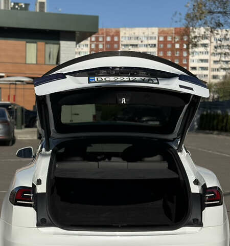 Белый Тесла Модель С, объемом двигателя 0 л и пробегом 60 тыс. км за 44990 $, фото 28 на Automoto.ua