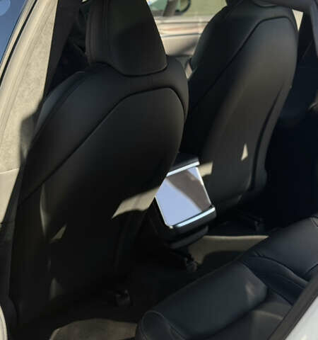 Белый Тесла Модель С, объемом двигателя 0 л и пробегом 60 тыс. км за 44990 $, фото 32 на Automoto.ua