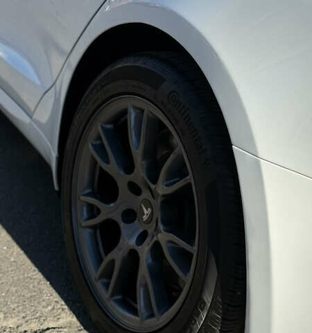 Белый Тесла Модель С, объемом двигателя 0 л и пробегом 60 тыс. км за 44990 $, фото 21 на Automoto.ua