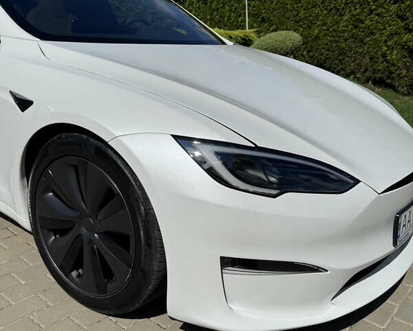 Белый Тесла Модель С, объемом двигателя 0 л и пробегом 35 тыс. км за 42400 $, фото 2 на Automoto.ua