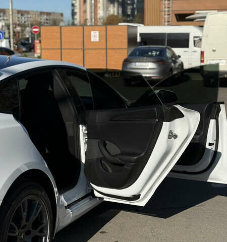Белый Тесла Модель С, объемом двигателя 0 л и пробегом 60 тыс. км за 44990 $, фото 29 на Automoto.ua