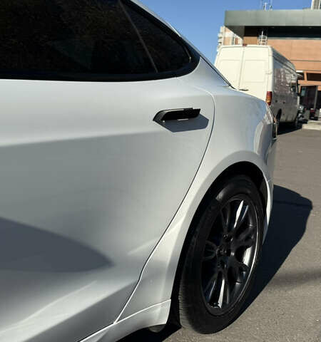 Белый Тесла Модель С, объемом двигателя 0 л и пробегом 60 тыс. км за 44990 $, фото 7 на Automoto.ua