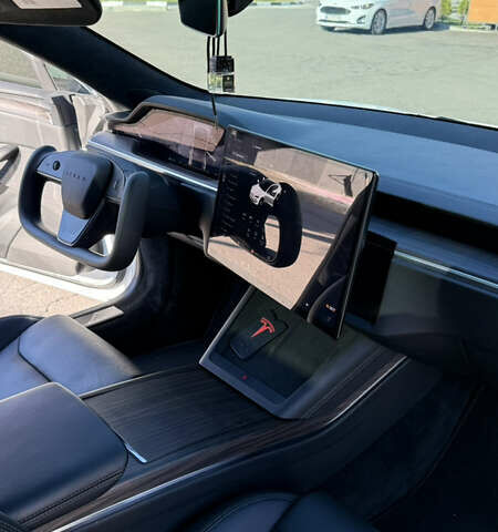 Белый Тесла Модель С, объемом двигателя 0 л и пробегом 60 тыс. км за 44990 $, фото 41 на Automoto.ua