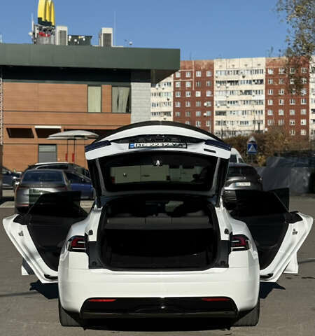 Белый Тесла Модель С, объемом двигателя 0 л и пробегом 60 тыс. км за 44990 $, фото 30 на Automoto.ua