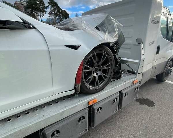 Белый Тесла Модель С, объемом двигателя 0 л и пробегом 16 тыс. км за 25200 $, фото 1 на Automoto.ua