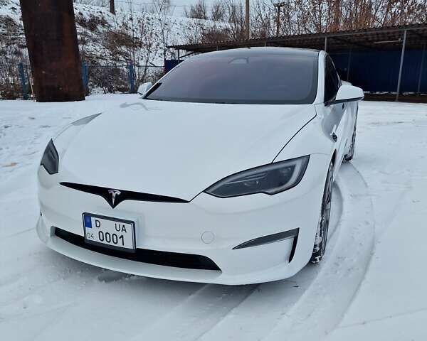 Белый Тесла Модель С, объемом двигателя 0 л и пробегом 61 тыс. км за 47500 $, фото 10 на Automoto.ua