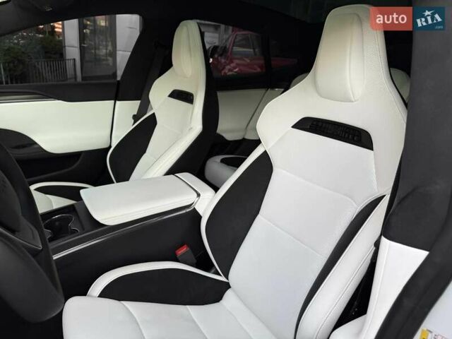 Білий Тесла Модель С, об'ємом двигуна 0 л та пробігом 19 тис. км за 59900 $, фото 14 на Automoto.ua