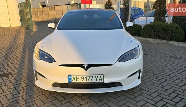 Білий Тесла Модель С, об'ємом двигуна 0 л та пробігом 21 тис. км за 49900 $, фото 2 на Automoto.ua