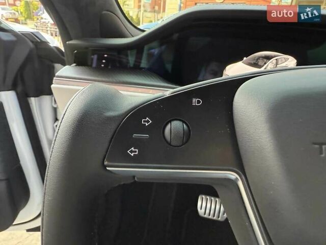 Білий Тесла Модель С, об'ємом двигуна 0 л та пробігом 19 тис. км за 59900 $, фото 16 на Automoto.ua