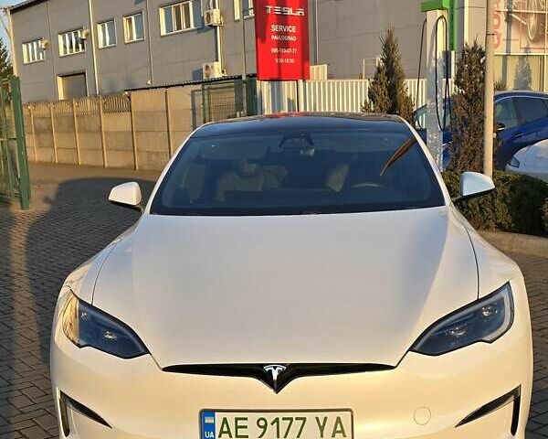 Білий Тесла Модель С, об'ємом двигуна 0 л та пробігом 21 тис. км за 49900 $, фото 3 на Automoto.ua