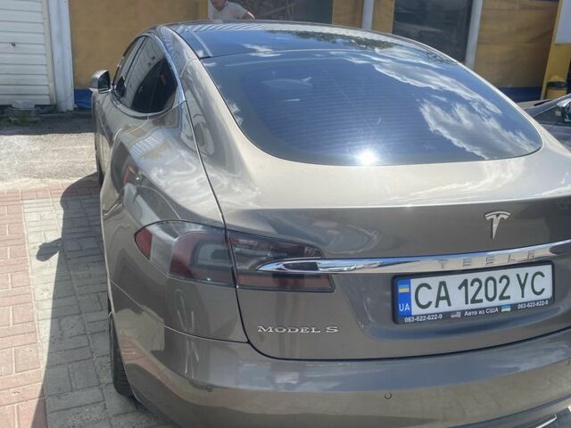 Бежевий Тесла Модель С, об'ємом двигуна 0 л та пробігом 169 тис. км за 14500 $, фото 2 на Automoto.ua