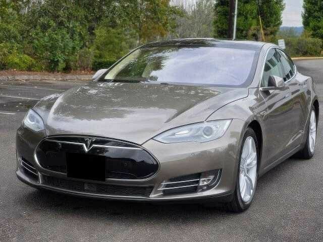 Бежевий Тесла Модель С, об'ємом двигуна 0 л та пробігом 132 тис. км за 9000 $, фото 2 на Automoto.ua
