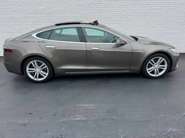 Бежевый Тесла Модель С, объемом двигателя 0 л и пробегом 80 тыс. км за 7600 $, фото 7 на Automoto.ua