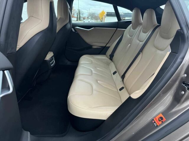 Бежевый Тесла Модель С, объемом двигателя 0 л и пробегом 80 тыс. км за 7600 $, фото 11 на Automoto.ua