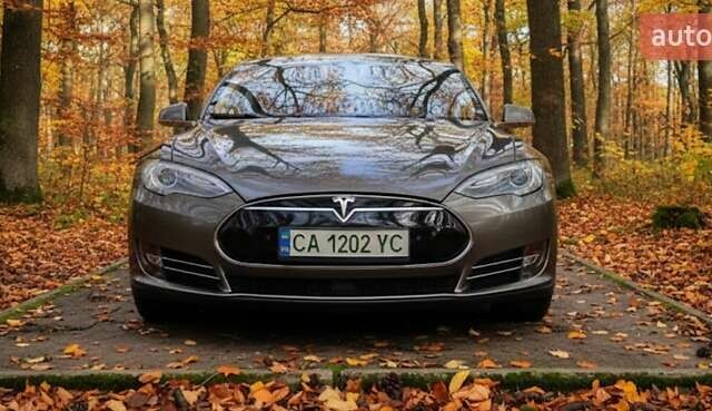 Бежевый Тесла Модель С, объемом двигателя 0 л и пробегом 170 тыс. км за 15300 $, фото 11 на Automoto.ua