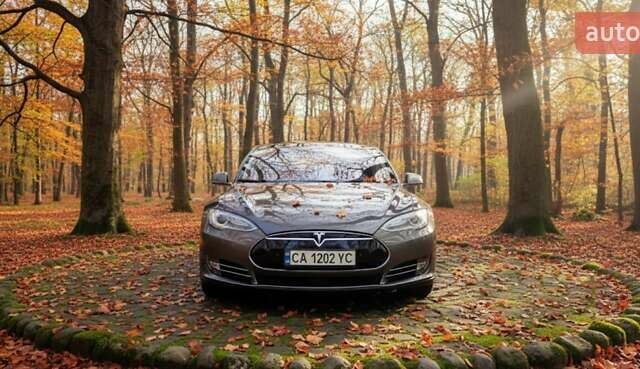 Бежевый Тесла Модель С, объемом двигателя 0 л и пробегом 170 тыс. км за 15300 $, фото 38 на Automoto.ua