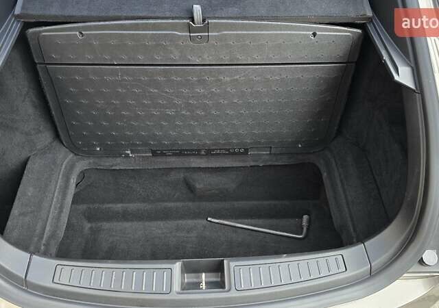 Бежевый Тесла Модель С, объемом двигателя 0 л и пробегом 170 тыс. км за 15300 $, фото 10 на Automoto.ua