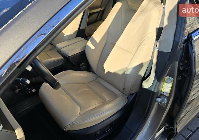 Бежевый Тесла Модель С, объемом двигателя 0 л и пробегом 170 тыс. км за 15300 $, фото 18 на Automoto.ua