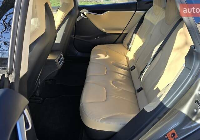 Бежевый Тесла Модель С, объемом двигателя 0 л и пробегом 170 тыс. км за 15300 $, фото 30 на Automoto.ua