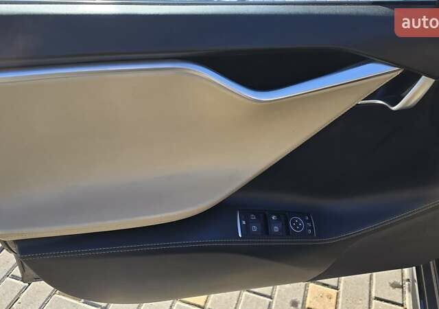 Бежевый Тесла Модель С, объемом двигателя 0 л и пробегом 170 тыс. км за 15300 $, фото 17 на Automoto.ua