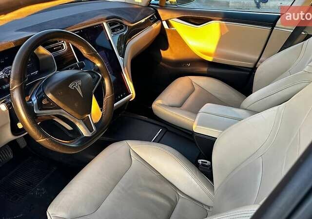 Бежевый Тесла Модель С, объемом двигателя 0 л и пробегом 230 тыс. км за 15900 $, фото 4 на Automoto.ua