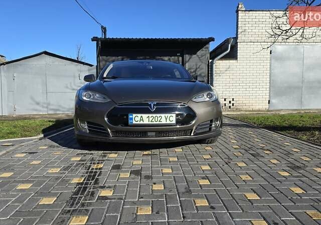 Бежевый Тесла Модель С, объемом двигателя 0 л и пробегом 170 тыс. км за 15300 $, фото 4 на Automoto.ua